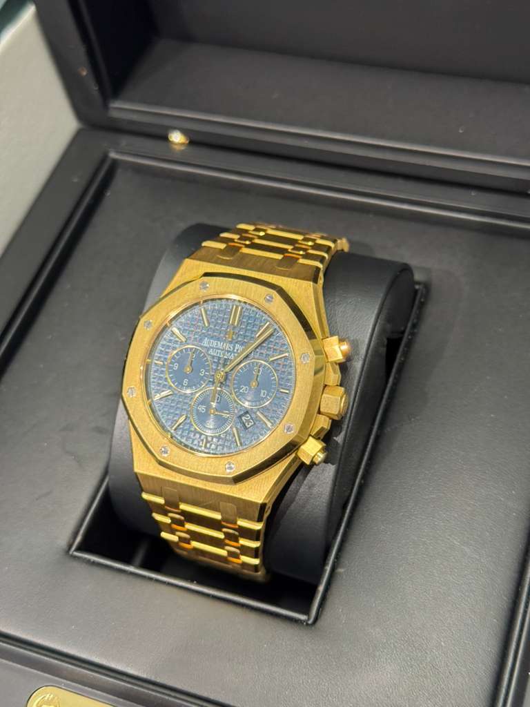 Audemars Piguet - Royal Oak - 41 MM - Yellow Gold - 26320BA.OO.1220BA.02
