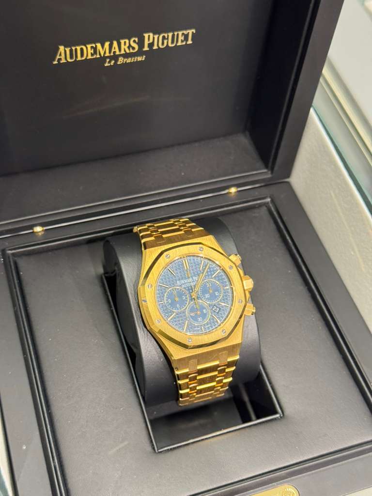 Audemars Piguet - Royal Oak - 41 MM - Yellow Gold - 26320BA.OO.1220BA.02