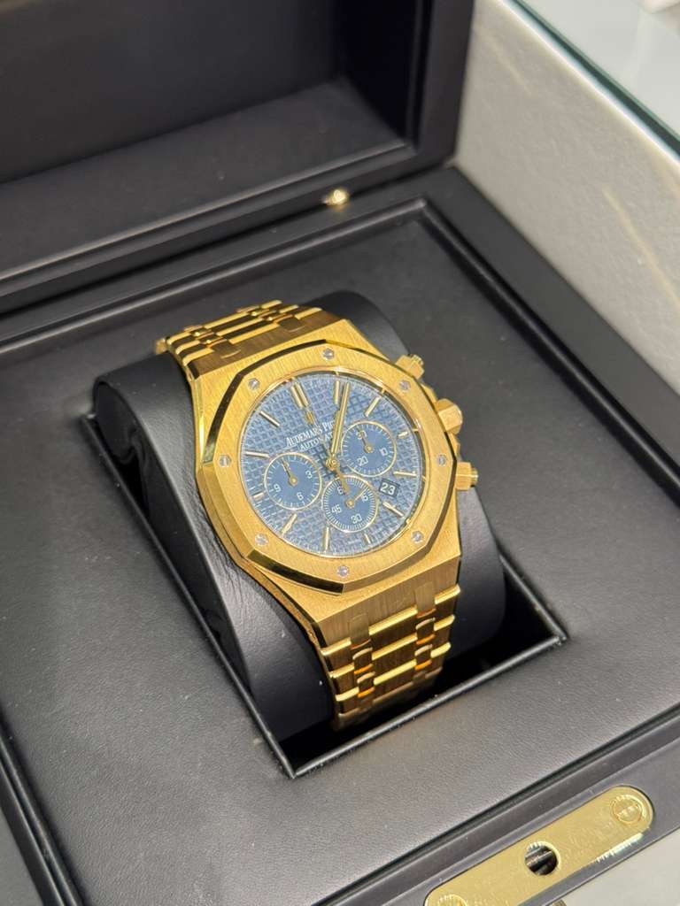 Audemars Piguet - Royal Oak - 41 MM - Yellow Gold - 26320BA.OO.1220BA.02