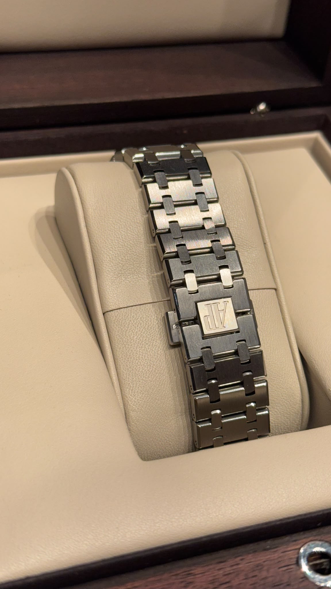Audemars Piguet - Royal Oak - 41 MM - Steel - 26320ST.OO.1220ST.03