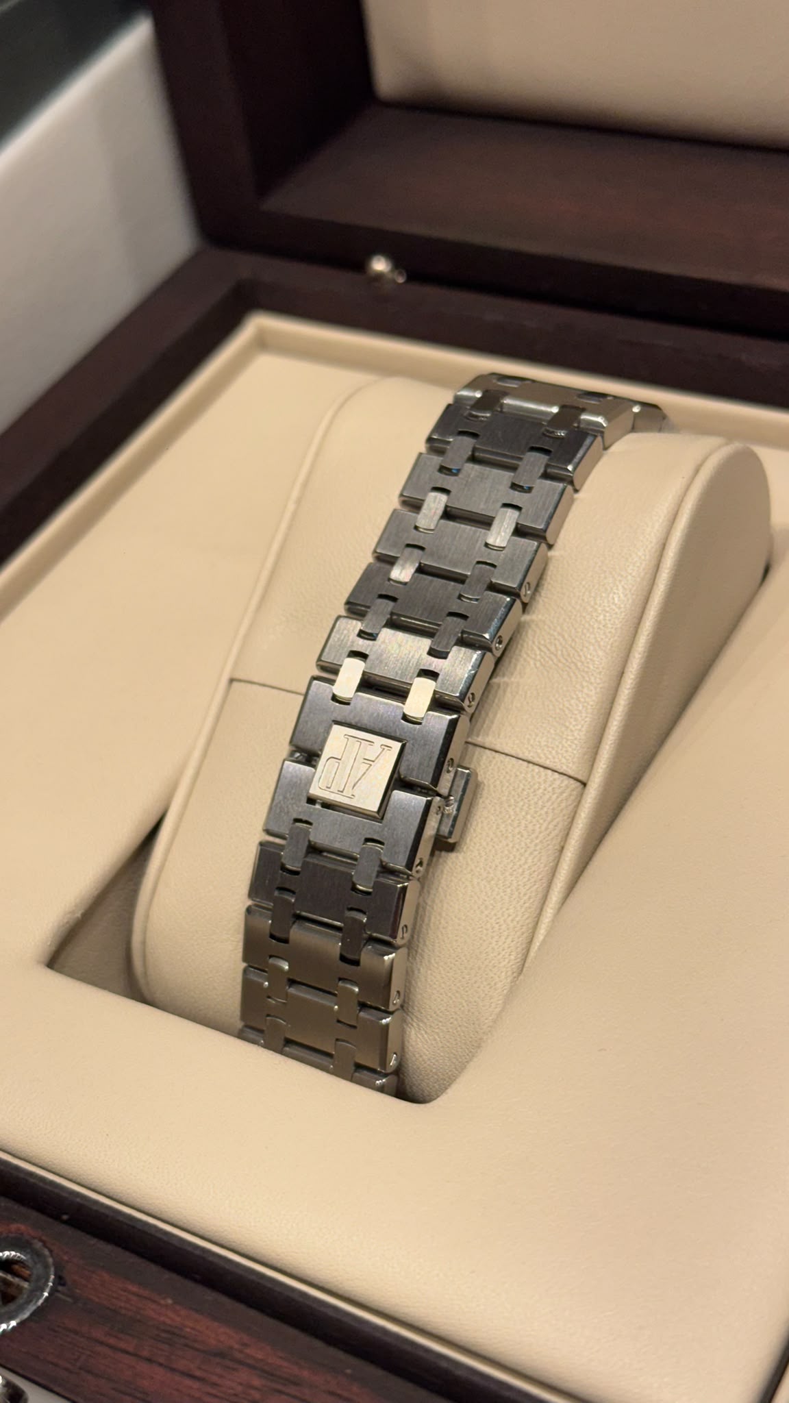 Audemars Piguet - Royal Oak - 41 MM - Steel - 26320ST.OO.1220ST.03