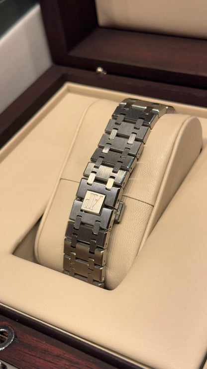 Audemars Piguet - Royal Oak - 41 MM - Steel - 26320ST.OO.1220ST.03