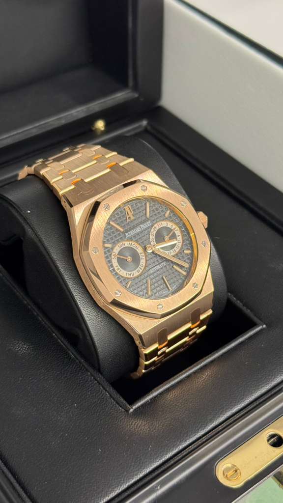 Audemars Piguet - Royal Oak - 39 MM - Rose Gold - Converted Bracelet - 26330OR.OO.D088CR.01 RG