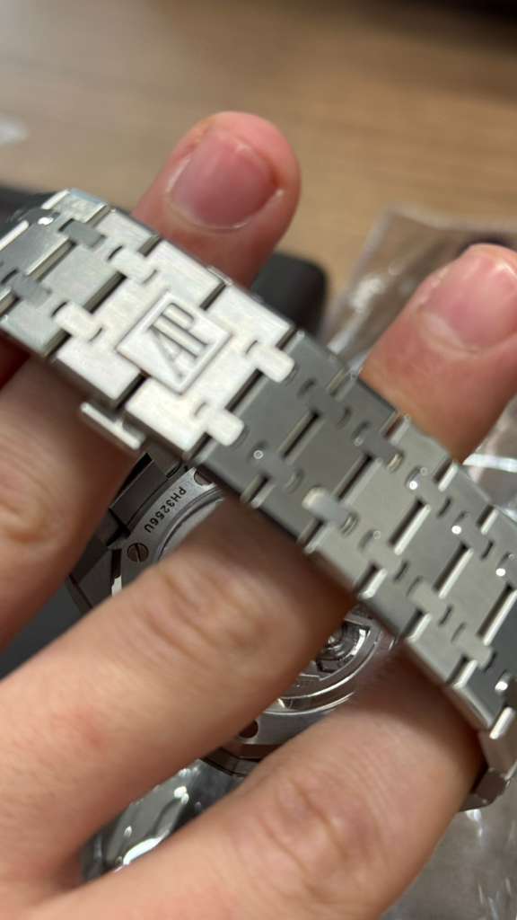 Audemars Piguet - Royal Oak Flying Tourbillon - 41 MM - Steel - Burgundy Dial - 26730ST.OO.1320ST.05