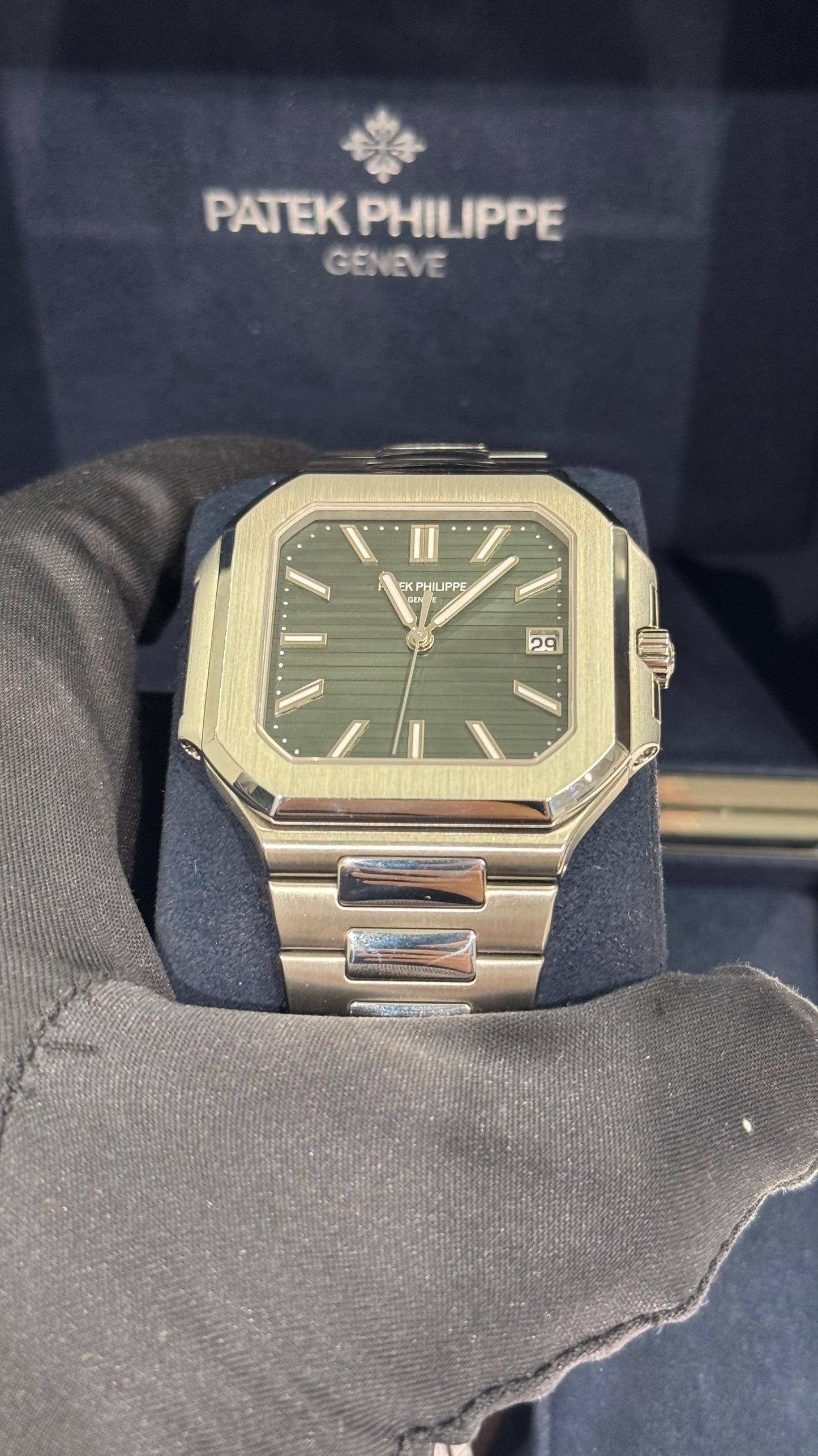 Patek Philippe Cubitus - 45 MM - Steel - Green Dial - 5821/1A-001