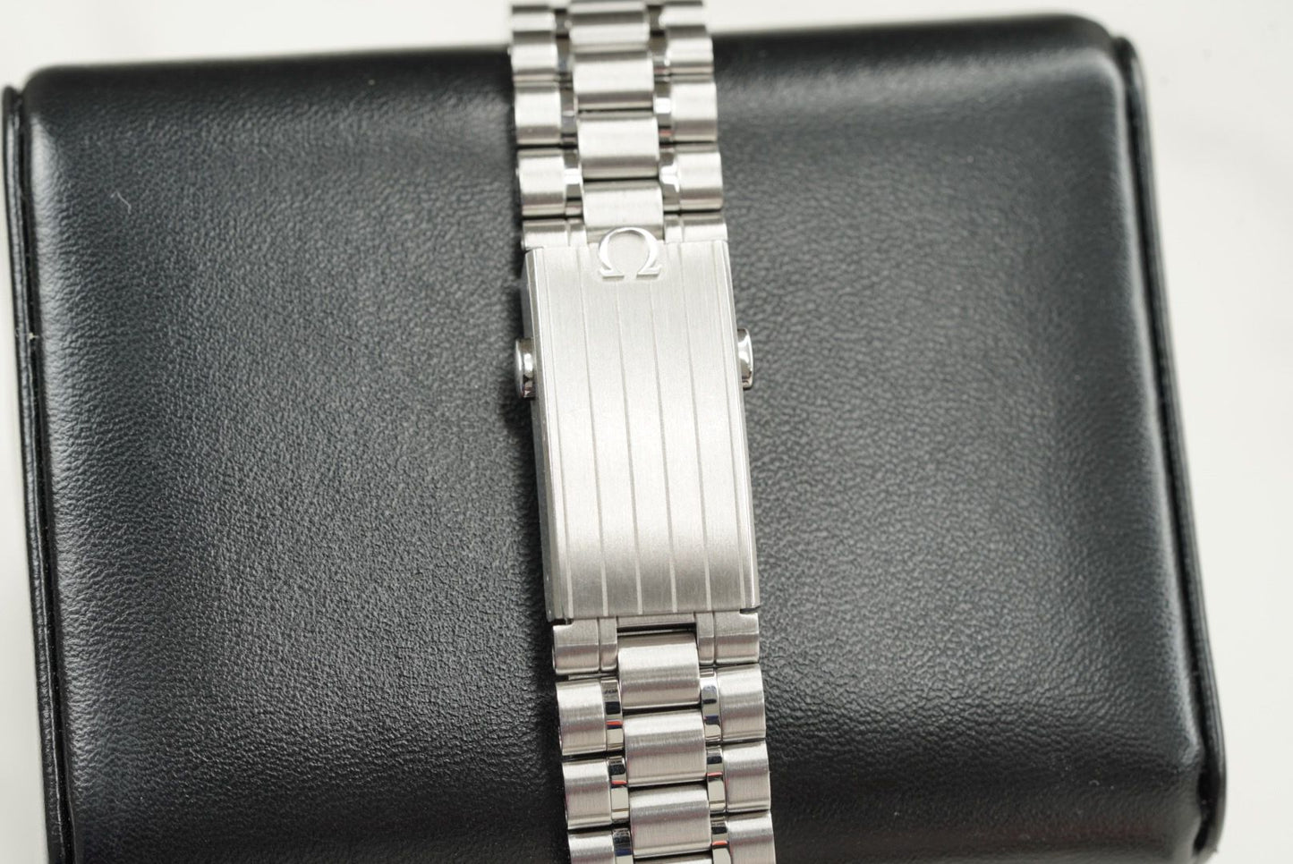 Omega Speedmaster Stainless Steel 42 MM - Stainless Steel Bracelet - Black Dial - 310.30.42.50.01.002