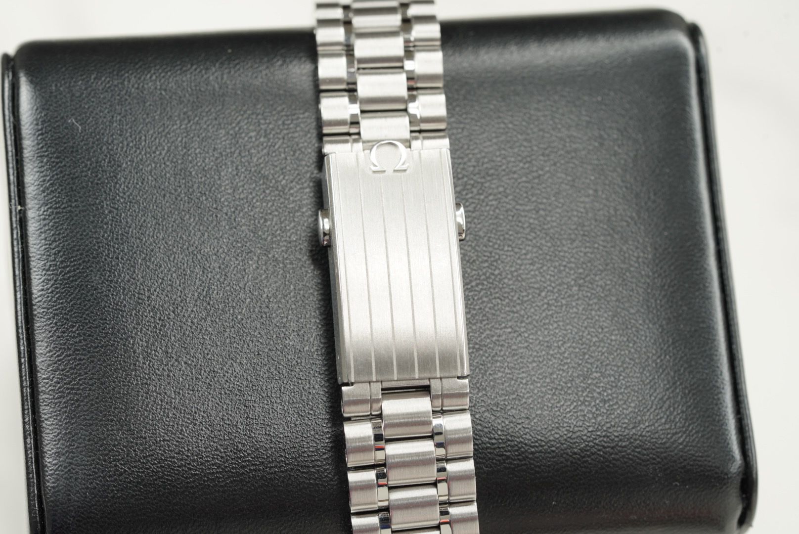 Omega Speedmaster Stainless Steel 42 MM - Stainless Steel Bracelet - Black Dial - 310.30.42.50.01.002