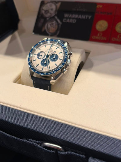 Omega Speedmaster "Silver Snoopy Award" 50th Anniversary Stainless Steel 42 MM - Coated Nylon Fabric Bracelet - Silver Dial - 310.32.42.50.02.001