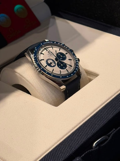 Omega Speedmaster "Silver Snoopy Award" 50th Anniversary Stainless Steel 42 MM - Coated Nylon Fabric Bracelet - Silver Dial - 310.32.42.50.02.001