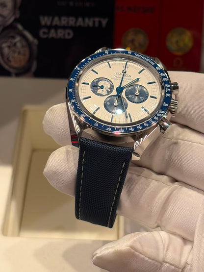 Omega Speedmaster "Silver Snoopy Award" 50th Anniversary Stainless Steel 42 MM - Coated Nylon Fabric Bracelet - Silver Dial - 310.32.42.50.02.001