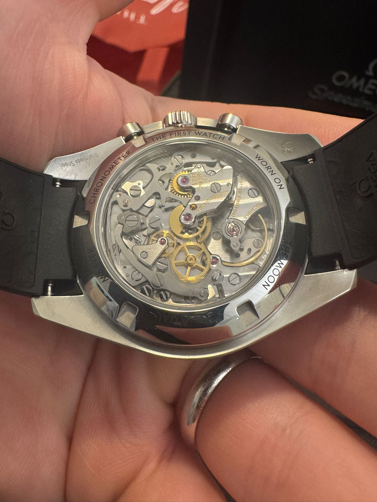 Omega Speedmaster Moonwatch Professional - Stainless Steel - 42 MM - Black Rubber Bracelet - White Dial - 310.32.42.50.04.001