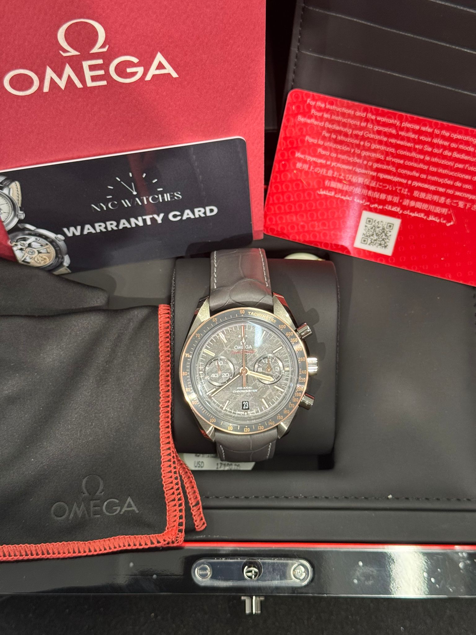 Omega Speedmaster Grey Ceramic 44.25 MM - Grey Leather Strap - Grey Dial - 311.63.44.51.99.001