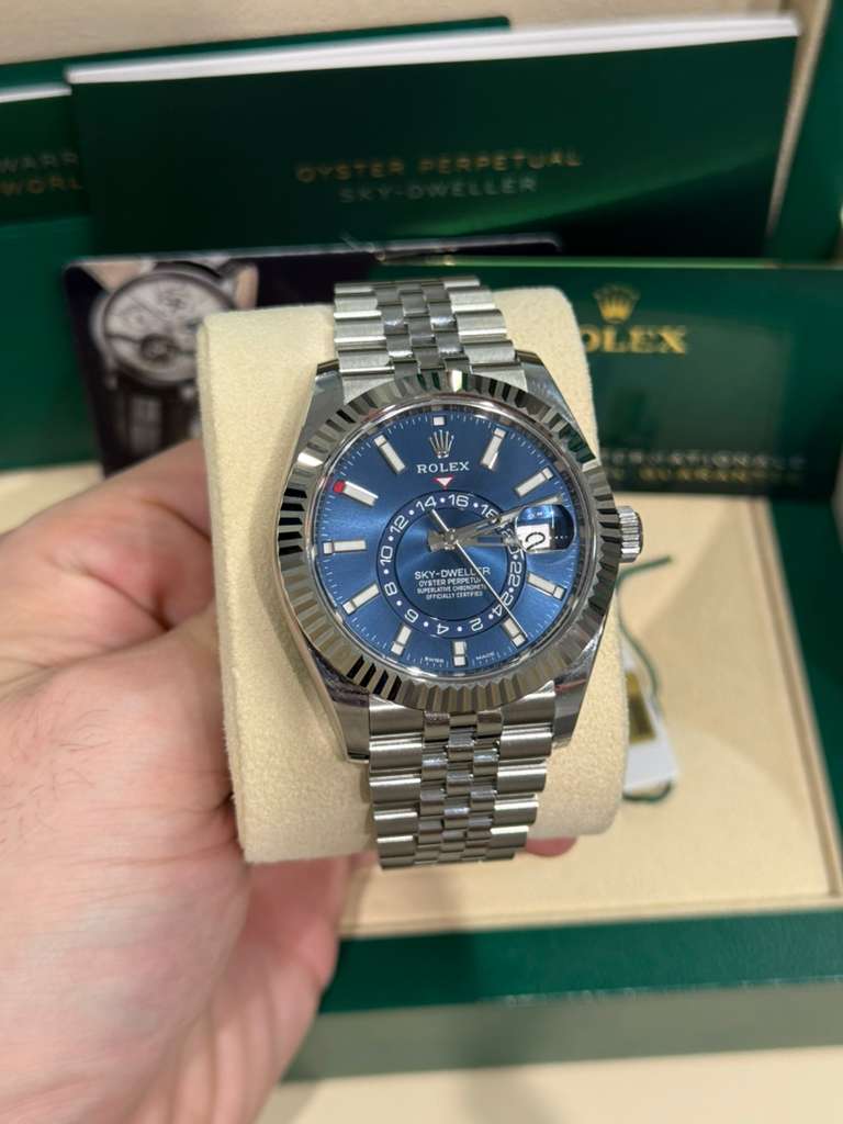 Rolex Stainless Steel & White Gold Sky Dweller Watch - 42 MM - Jubilee Bracelet - Blue Dial - 326934 blij
