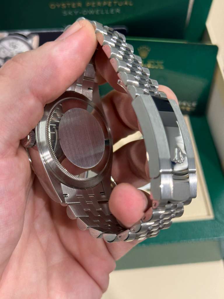 Rolex Stainless Steel & White Gold Sky Dweller Watch - 42 MM - Jubilee Bracelet - Blue Dial - 326934 blij