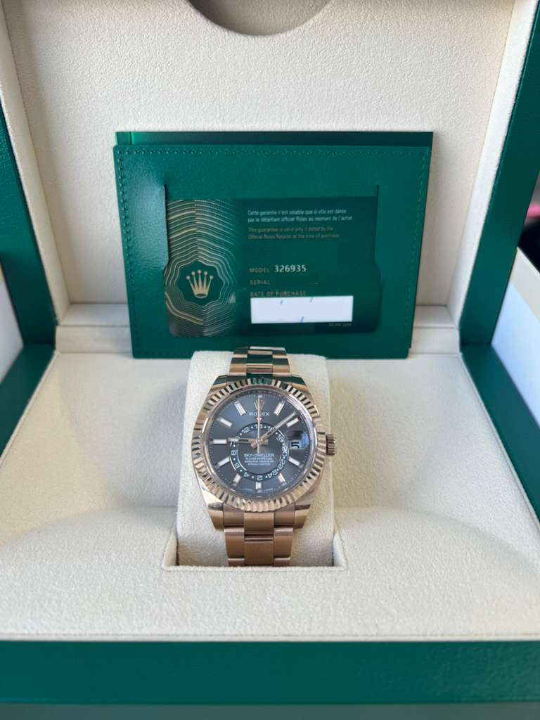 Rolex Sky Dweller - 42 MM - Rose Gold - 326935-0007