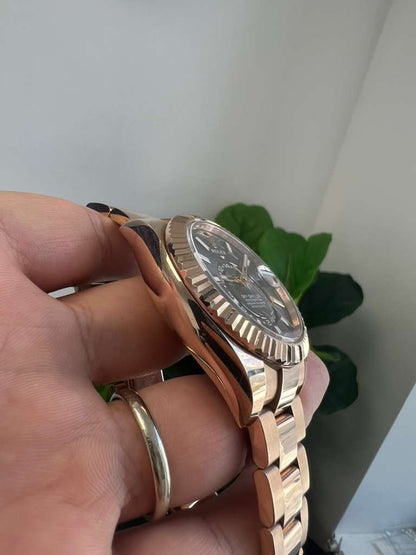 Rolex Sky Dweller - 42 MM - Rose Gold - 326935-0007