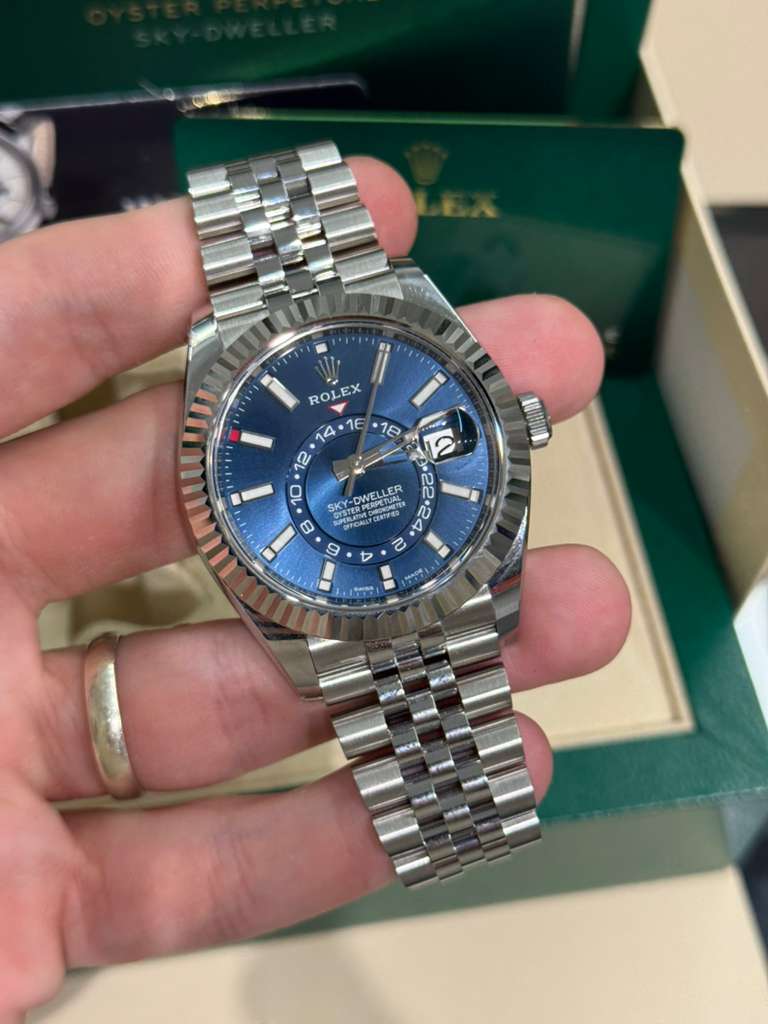 Rolex Stainless Steel & White Gold Sky Dweller Watch - 42 MM - Jubilee Bracelet - Blue Dial - 326934 blij