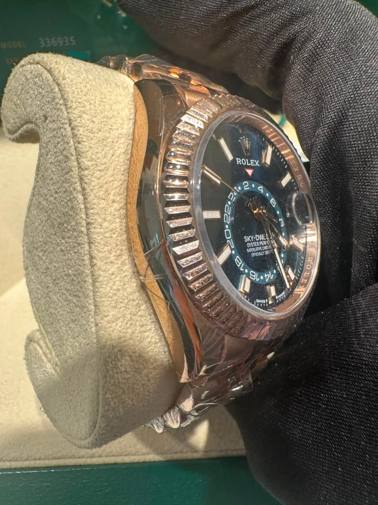 Rolex Sky Dweller - 42 MM - Rose Gold - Blue Dial - 336935-0005
