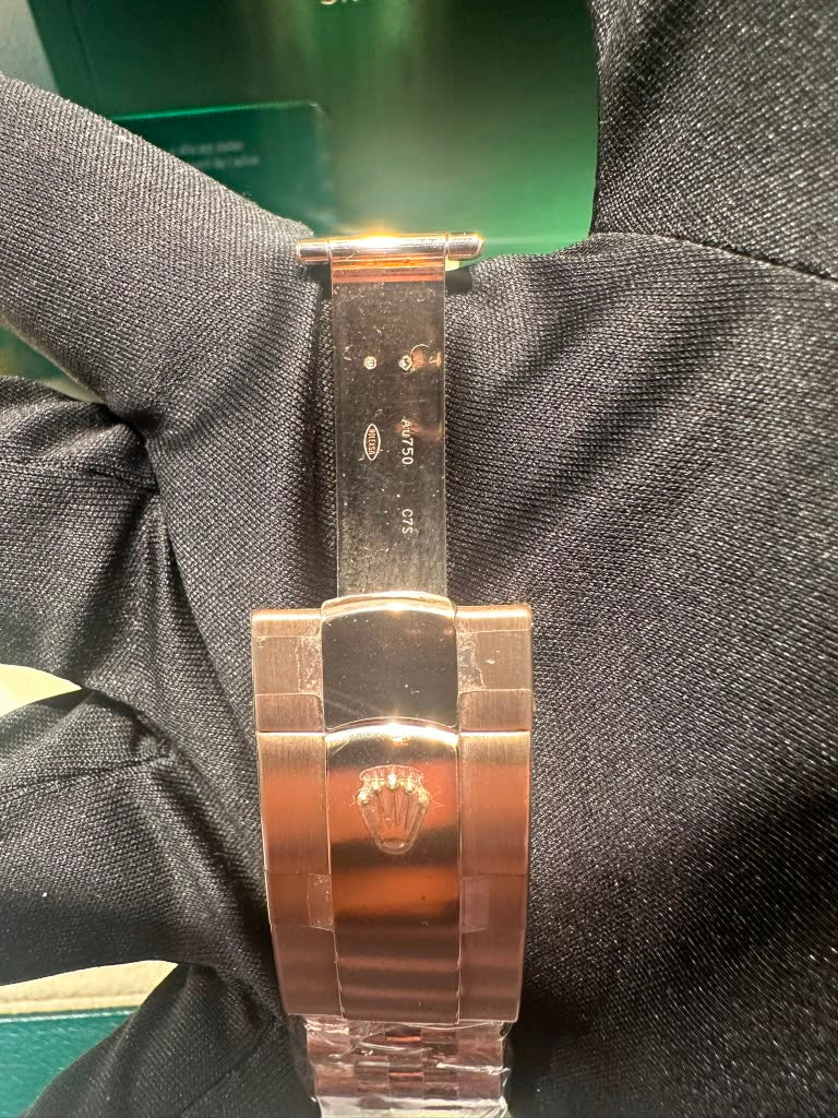 Rolex Sky Dweller - 42 MM - Rose Gold - Blue Dial - 336935-0005
