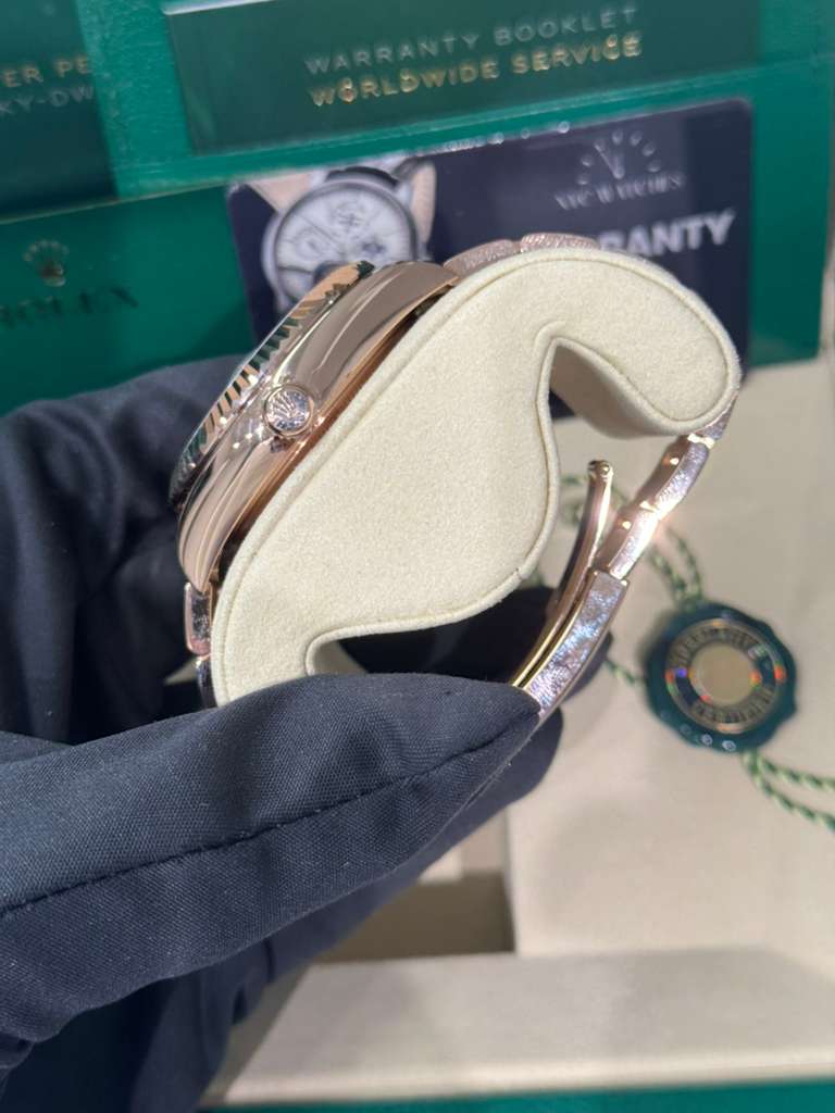 Rolex Sky Dweller - 42 MM - Rose Gold - 336935 bgio