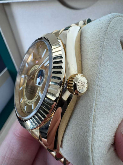 Rolex Sky Dweller - 42 MM - Yellow Gold - Champagne Dial - 336938-0004