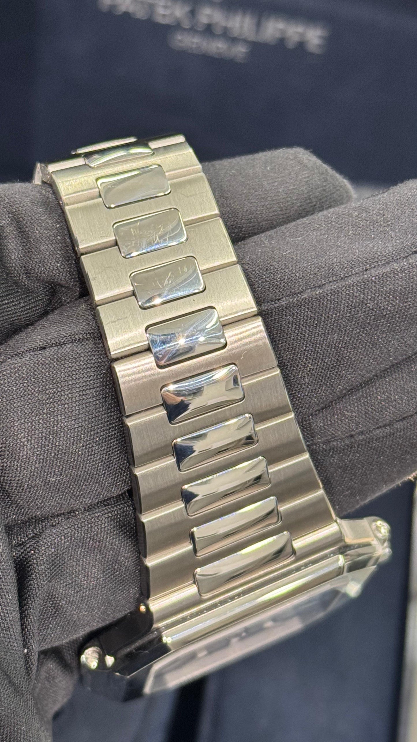 Patek Philippe Cubitus - 45 MM - Steel - Green Dial - 5821/1A-001