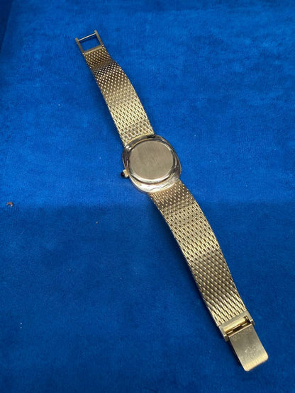Patek Philippe Golden Ellipse - 18K Yellow Gold - Onyx Dial - Integrated Gold Bracelet - Ref. 3748/900