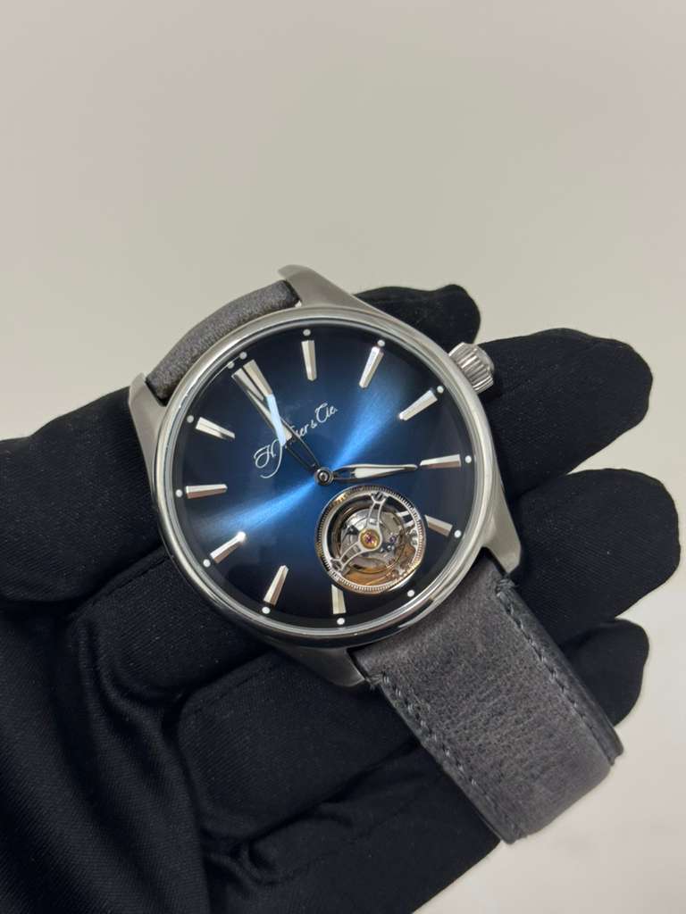 H. Moser & Cie Pioneer Tourbillon - Limited to 50 pieces - Stainless Steel - 43 MM - Black Leather Strap - Midnight Blue Fumé Dial - 3804-1201