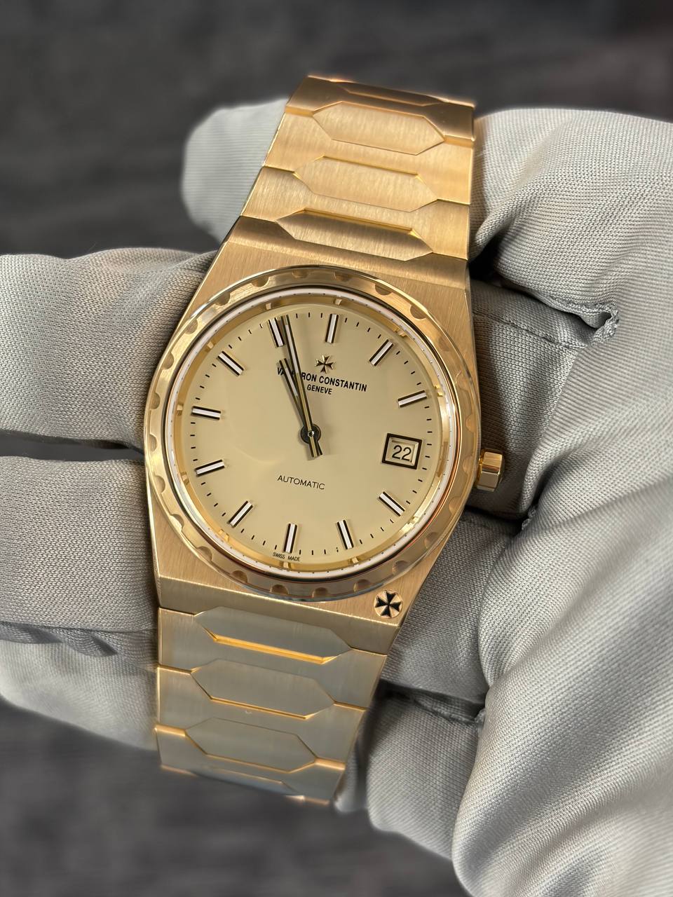 Vacheron Constantin Historiques 222 Yellow Gold 37 MM - Yellow Gold Bracelet - Beige Dial - 4200H/222J-B935
