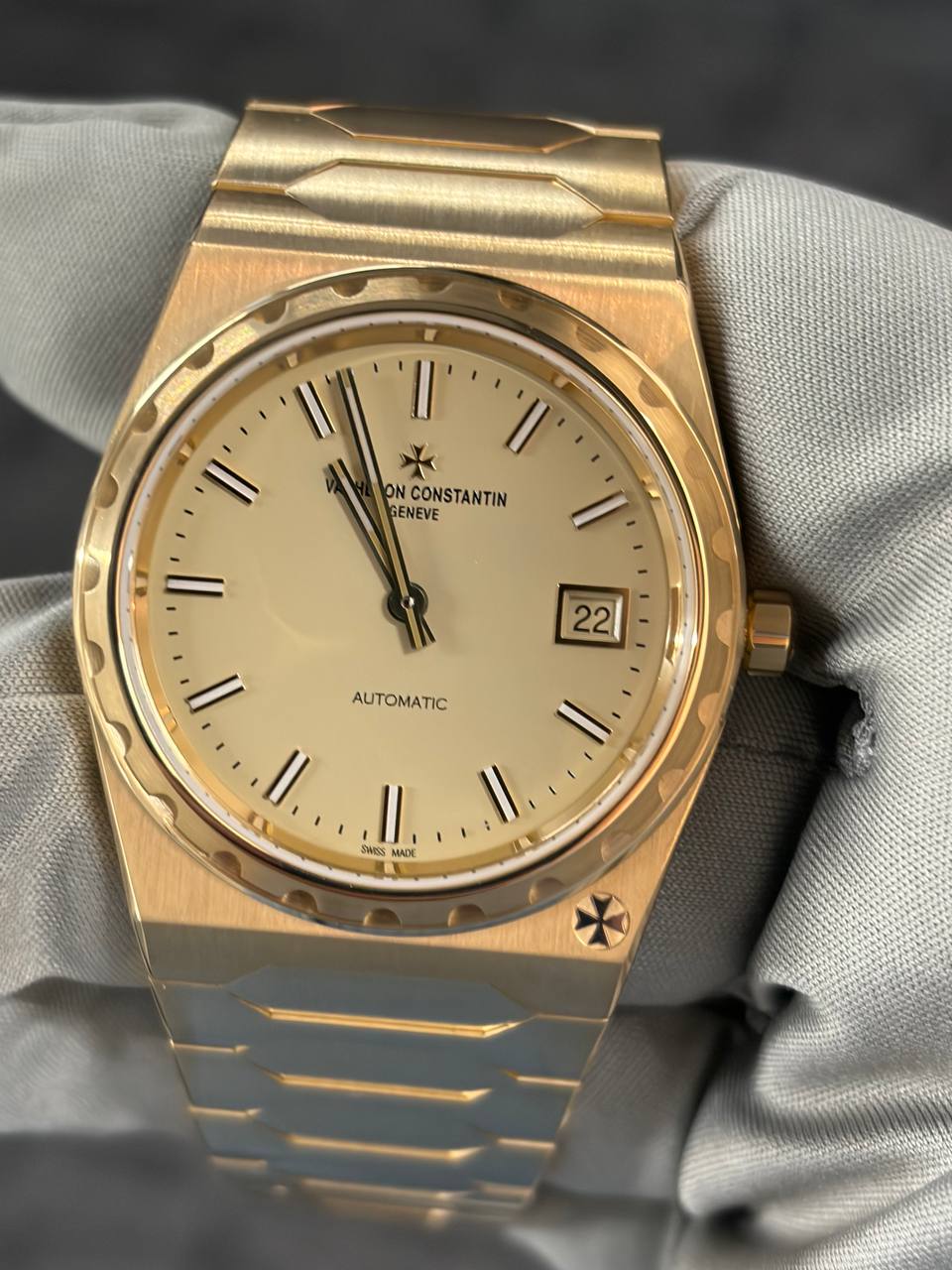 Vacheron Constantin Historiques 222 Yellow Gold 37 MM - Yellow Gold Bracelet - Beige Dial - 4200H/222J-B935