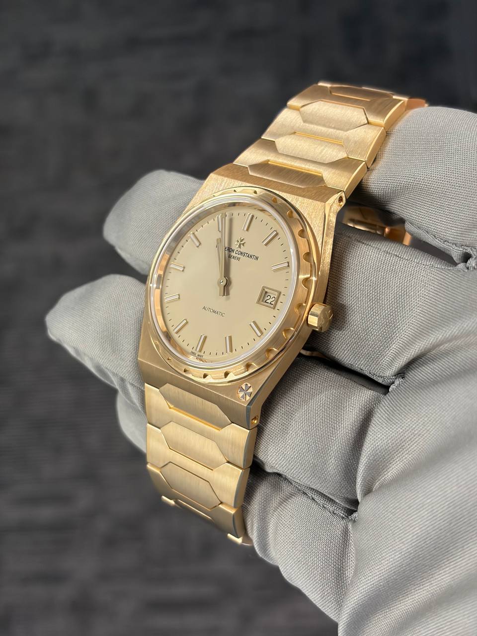 Vacheron Constantin Historiques 222 Yellow Gold 37 MM - Yellow Gold Bracelet - Beige Dial - 4200H/222J-B935