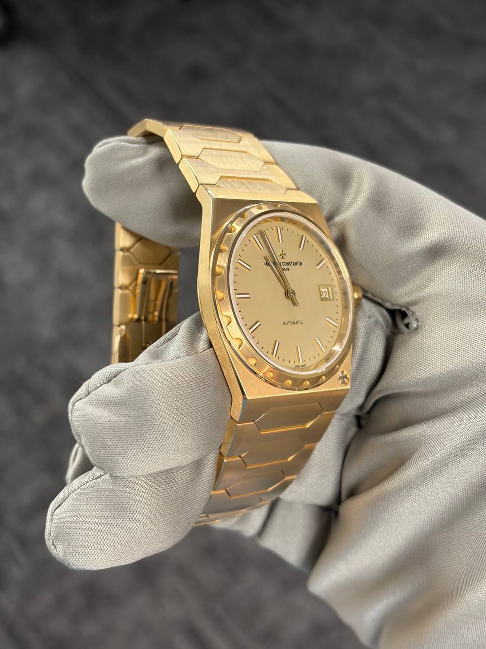 Vacheron Constantin Historiques 222 Yellow Gold 37 MM - Yellow Gold Bracelet - Beige Dial - 4200H/222J-B935