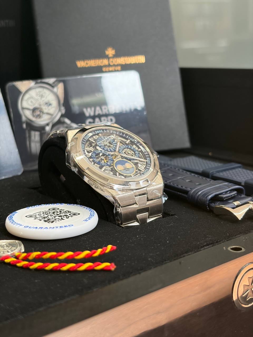 Vacheron Constantin Overseas Perpetual White Gold 41.5 mm - White Gold- Skeleton Dial - 4300V/120G-B946