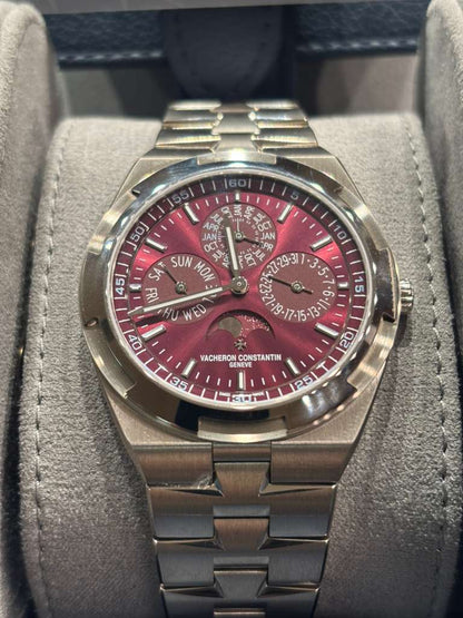 Vacheron Constantin Overseas Chronograph White Gold 41.5 MM - White Gold Bracelet - Burgundy Dial - 4300V/220G-H151