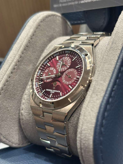 Vacheron Constantin Overseas Chronograph White Gold 41.5 MM - White Gold Bracelet - Burgundy Dial - 4300V/220G-H151