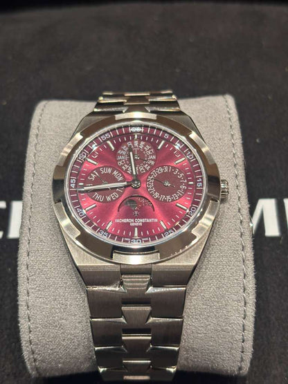 Vacheron Constantin Overseas Chronograph White Gold 41.5 MM - White Gold Bracelet - Burgundy Dial - 4300V/220G-H151