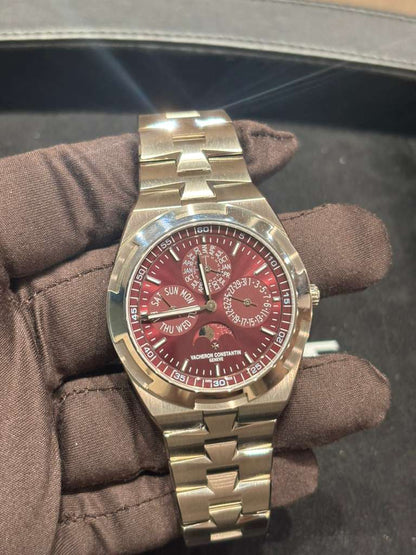 Vacheron Constantin Overseas Chronograph White Gold 41.5 MM - White Gold Bracelet - Burgundy Dial - 4300V/220G-H151