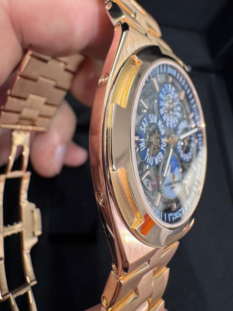 Vacheron Constantin - Overseas - Perpetual Calendar Ultra-thin - 41.5 MM - Rose Gold - Skeleton Dial - 4300V/220R-B642