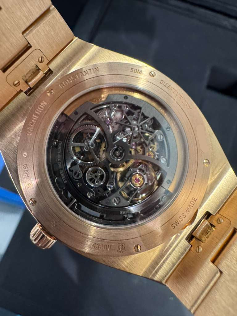 Vacheron Constantin - Overseas - Perpetual Calendar Ultra-thin - 41.5 MM - Rose Gold - Skeleton Dial - 4300V/220R-B642