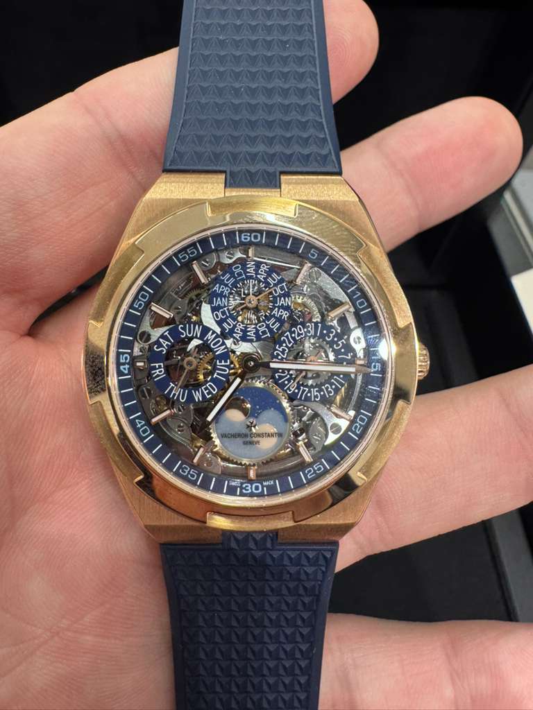 Vacheron Constantin - Overseas - Perpetual Calendar Ultra-thin - 41.5 MM - Rose Gold - Skeleton Dial - 4300V/220R-B642