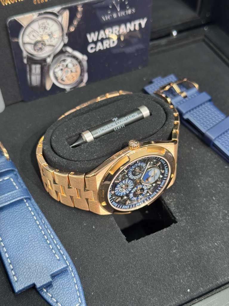 Vacheron Constantin - Overseas - Perpetual Calendar Ultra-thin - 41.5 MM - Rose Gold - Skeleton Dial - 4300V/220R-B642