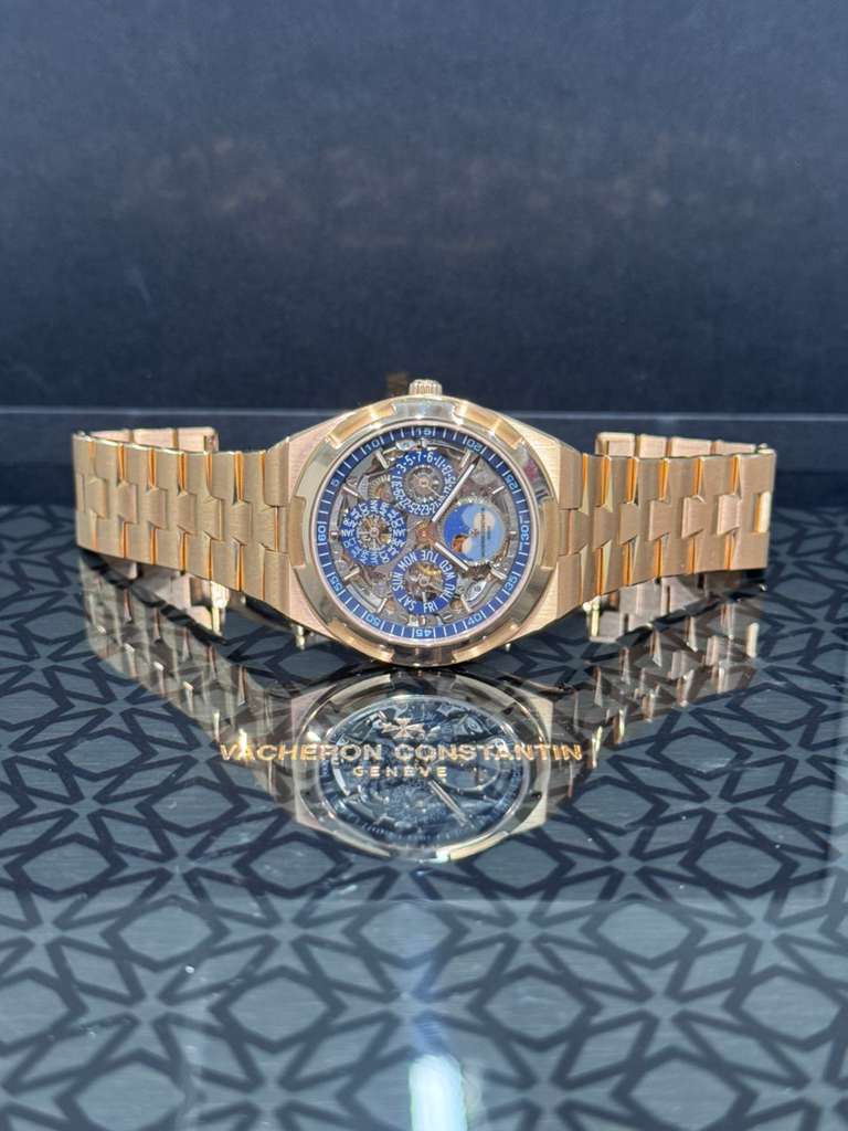 Vacheron Constantin - Overseas - Perpetual Calendar Ultra-thin - 41.5 MM - Rose Gold - Skeleton Dial - 4300V/220R-B642