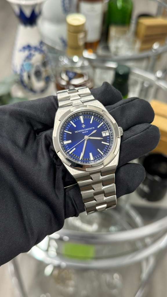Vacheron Constantin Overseas Stainless Steel 41 MM - Stainless Steel Bracelet - Blue Dial - 4500V/110A-B128