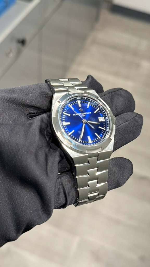 Vacheron Constantin Overseas Stainless Steel 41 MM - Stainless Steel Bracelet - Blue Dial - 4500V/110A-B128