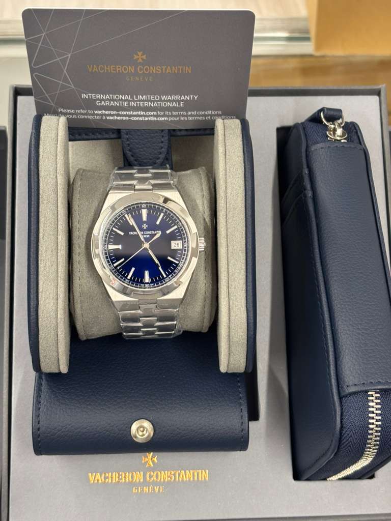 Vacheron Constantin - Overseas - 41 MM - Stainless Steel - Blue Dial - 4520V/210A-B128