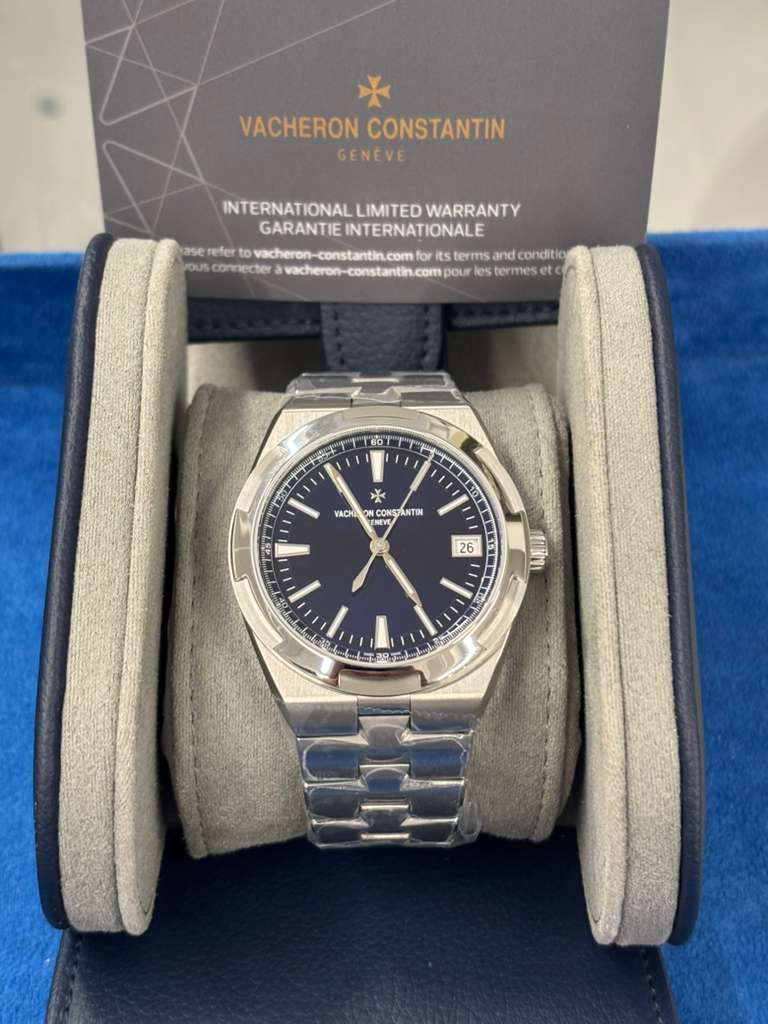 Vacheron Constantin - Overseas - 41 MM - Stainless Steel - Blue Dial - 4520V/210A-B128