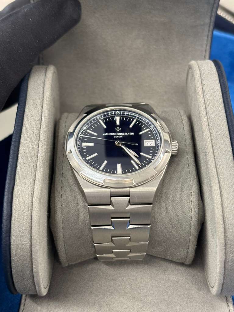 Vacheron Constantin - Overseas - 41 MM - Stainless Steel - Blue Dial - 4520V/210A-B128