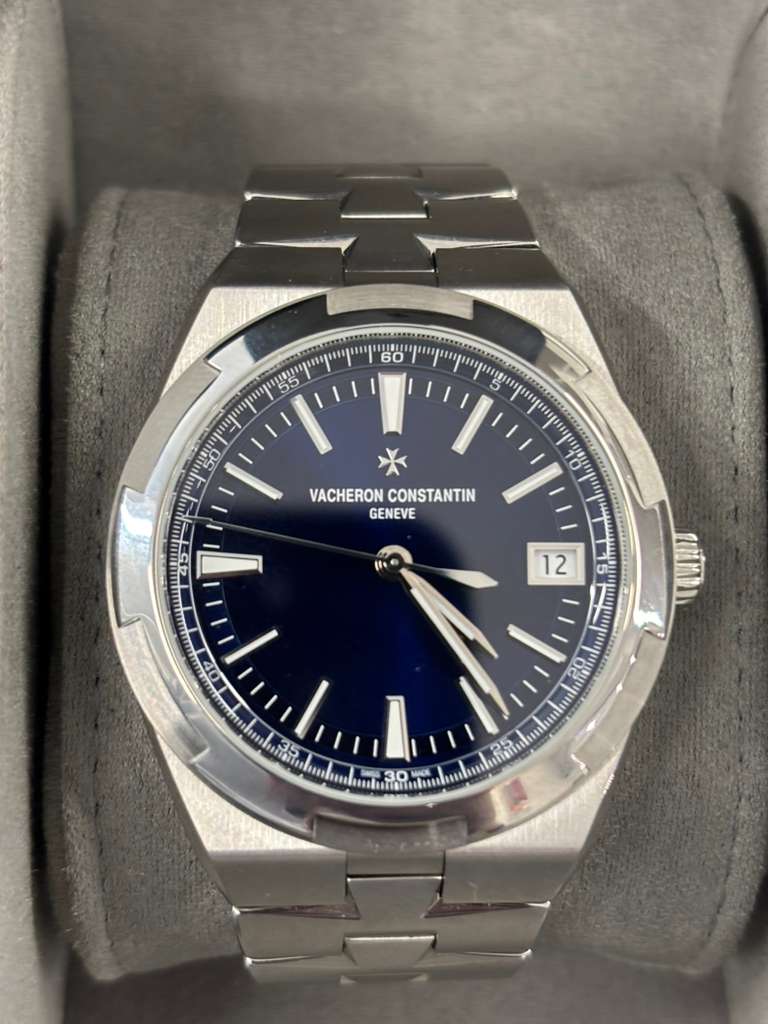 Vacheron Constantin - Overseas - 41 MM - Stainless Steel - Blue Dial - 4520V/210A-B128