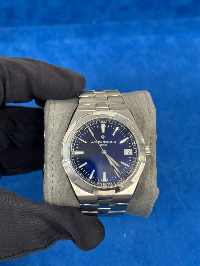 Vacheron Constantin - Overseas - 41 MM - Stainless Steel - Blue Dial - 4520V/210A-B128