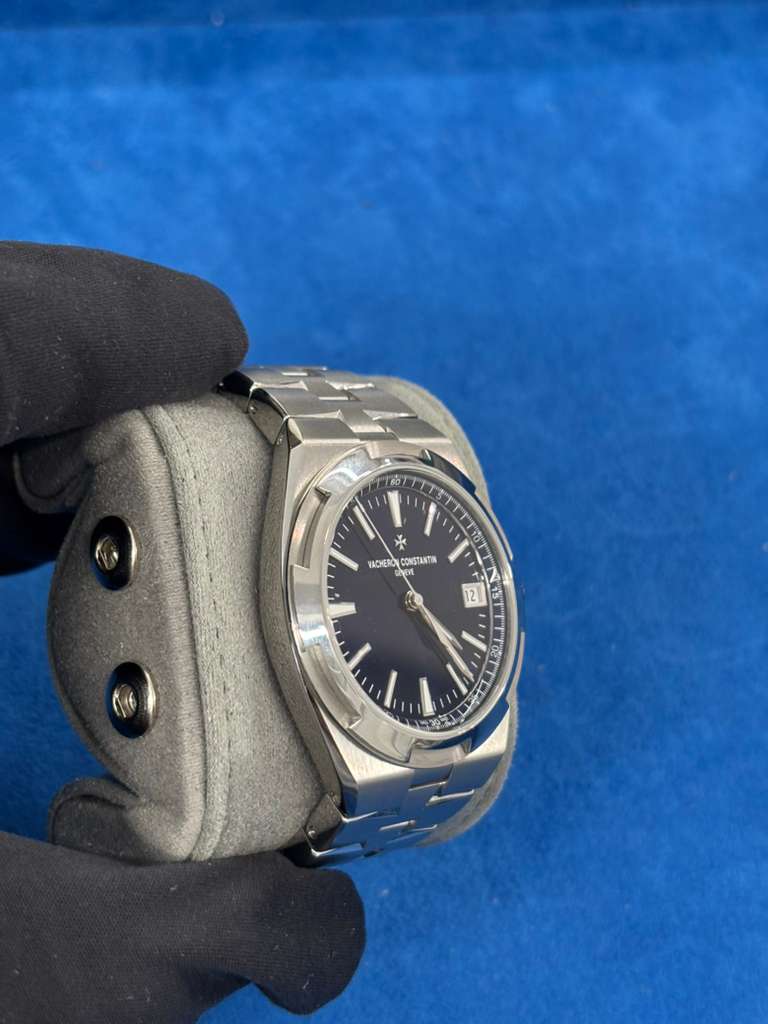 Vacheron Constantin - Overseas - 41 MM - Stainless Steel - Blue Dial - 4520V/210A-B128